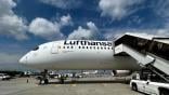 lufthansa a350 at frankfurt airport