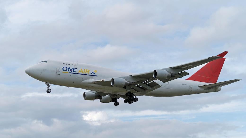 One Air Boeing 747F